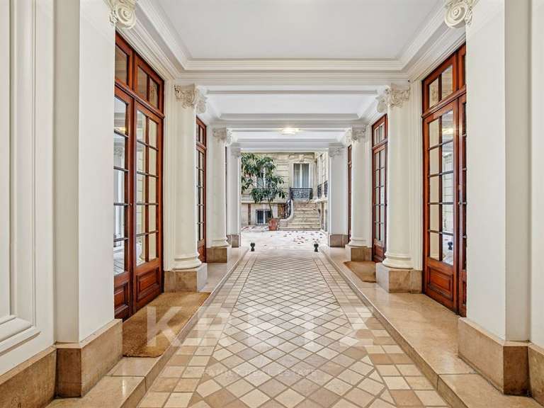 Appartement Paris 16e - 3 chambres - 145m²