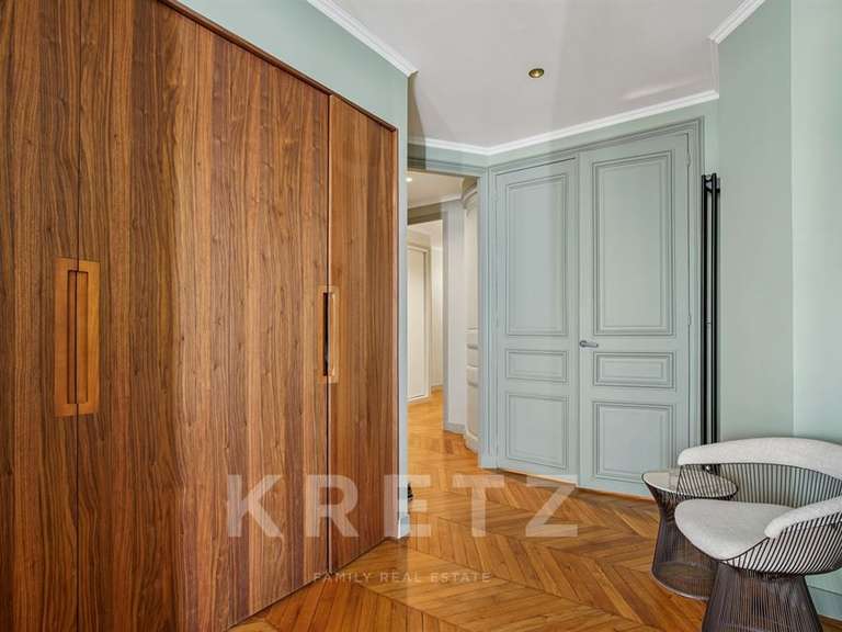 Appartement Paris 16e - 3 chambres - 145m²