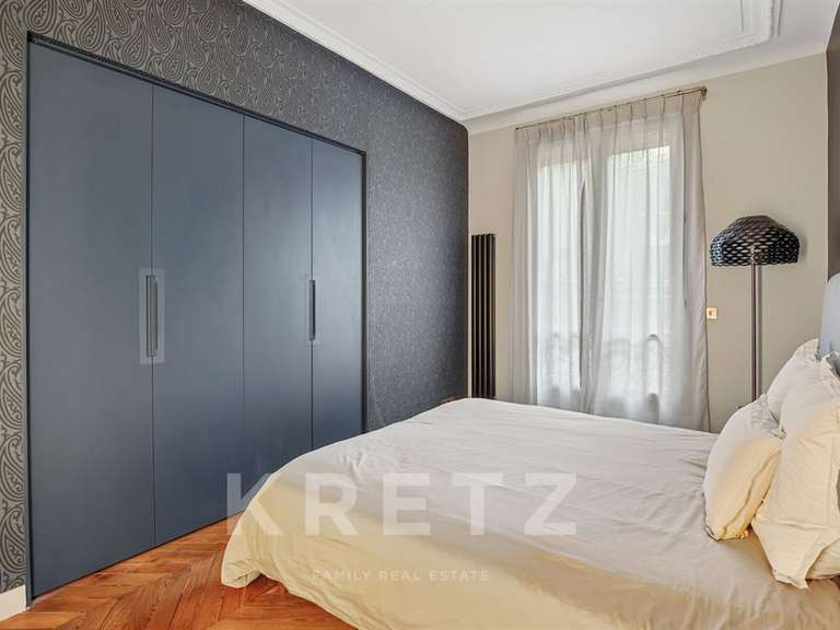 Appartement Paris 16e - 3 chambres - 145m²
