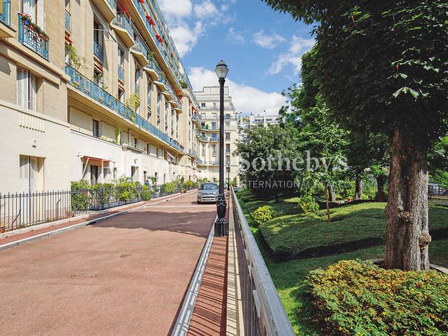 Apartment Paris 16e
