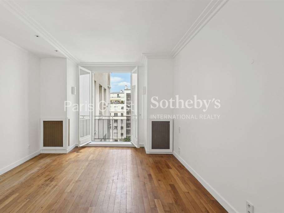 Apartment Paris 16e
