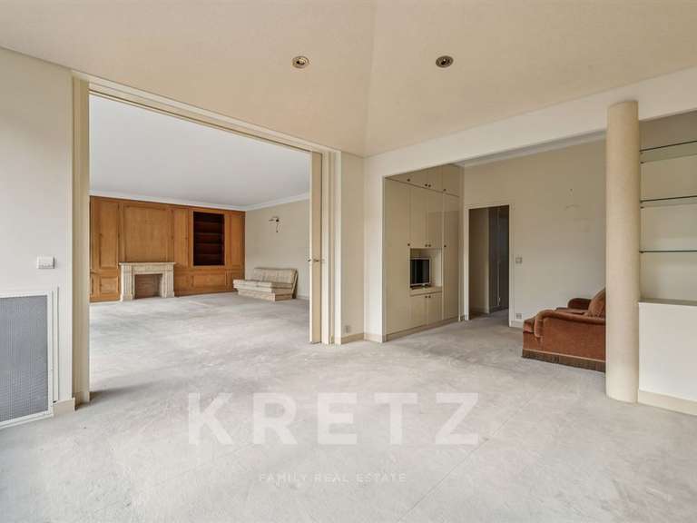 Apartment Paris 16e - 2 bedrooms - 125m²