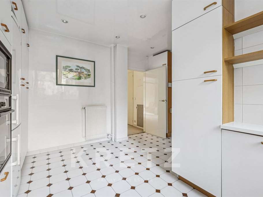Apartment Paris 16e