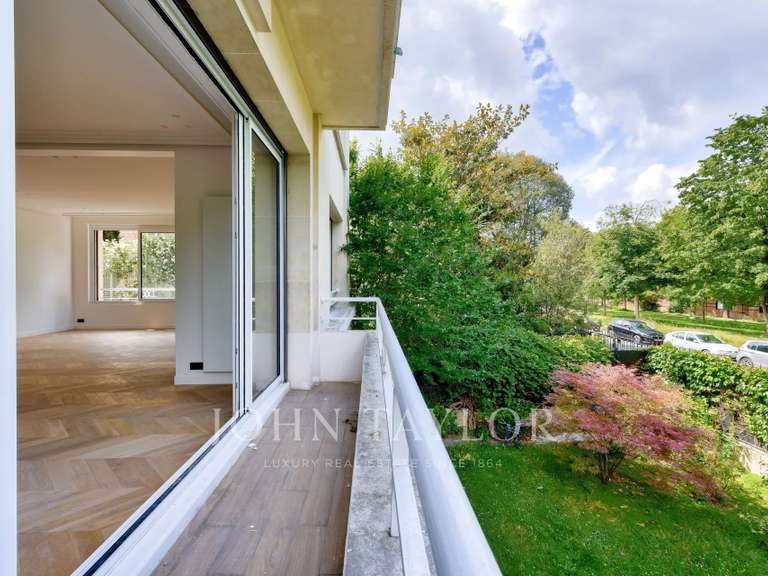 Appartement Paris 16e - 3 chambres - 163m²