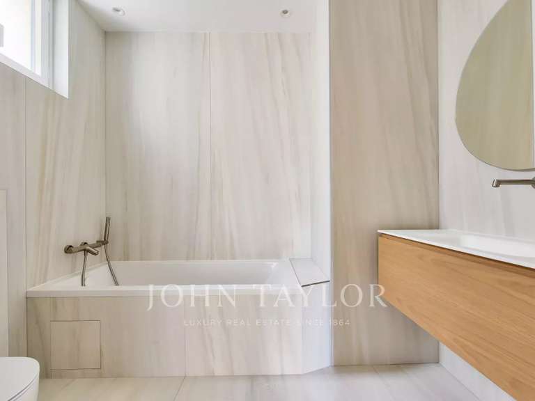 Appartement Paris 16e - 3 chambres - 163m²