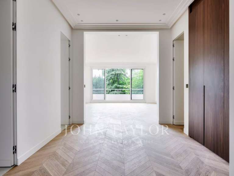 Appartement Paris 16e - 3 chambres - 163m²