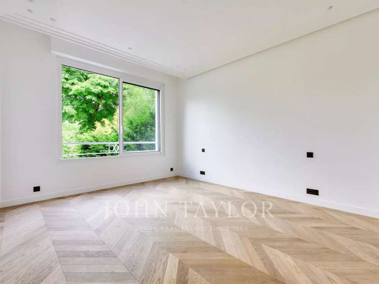 Appartement Paris 16e - 3 chambres - 163m²