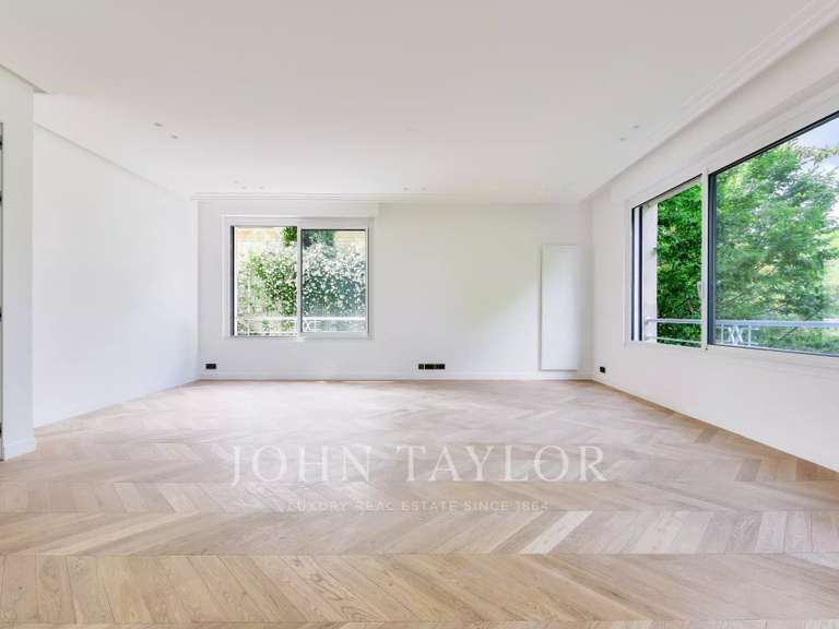Appartement Paris 16e - 3 chambres - 163m²