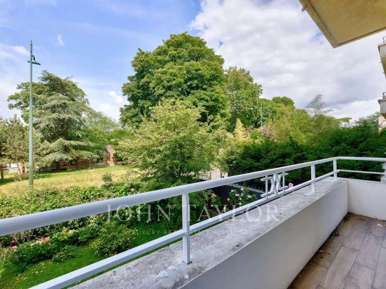 Appartement Paris 16e - 3 chambres - 163m²