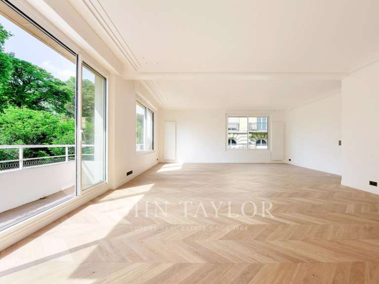 Appartement Paris 16e - 4 chambres - 212m²