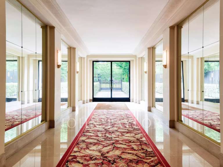 Appartement Paris 16e - 4 chambres - 212m²