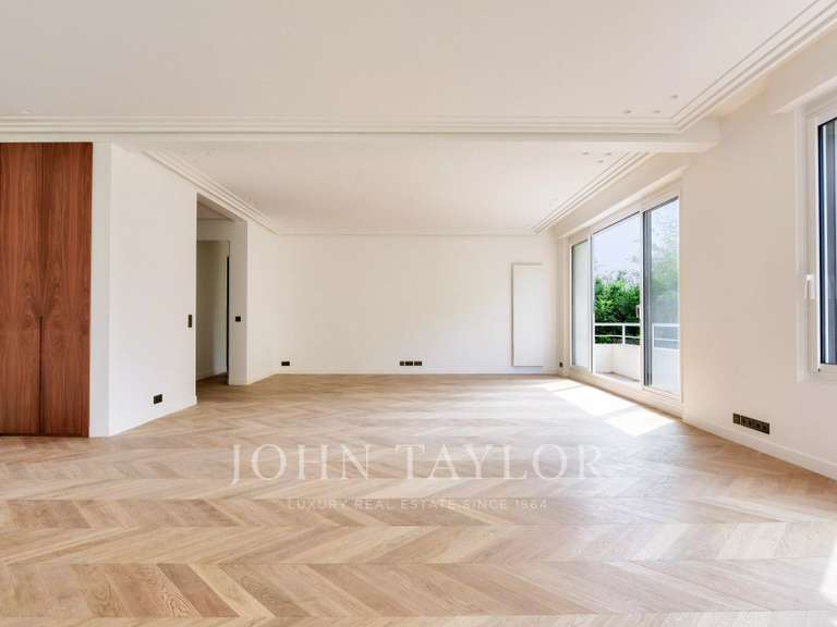 Appartement Paris 16e - 4 chambres - 212m²
