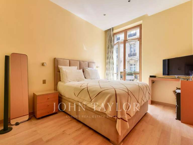 Appartement Paris 16e - 3 chambres - 150m²