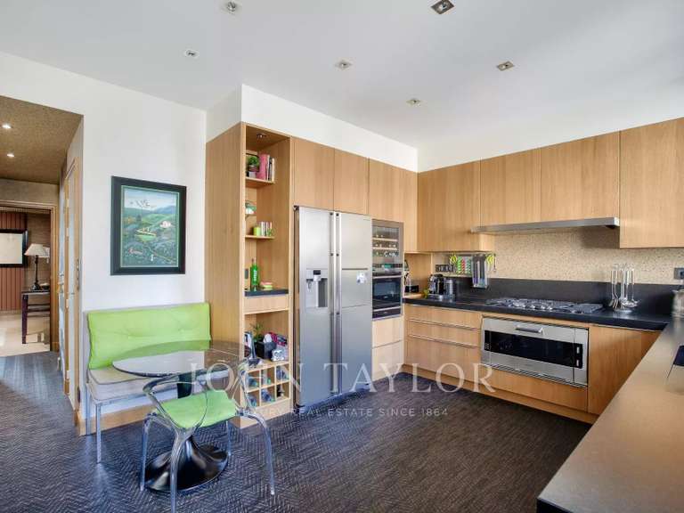 Appartement Paris 16e - 2 chambres - 228m²