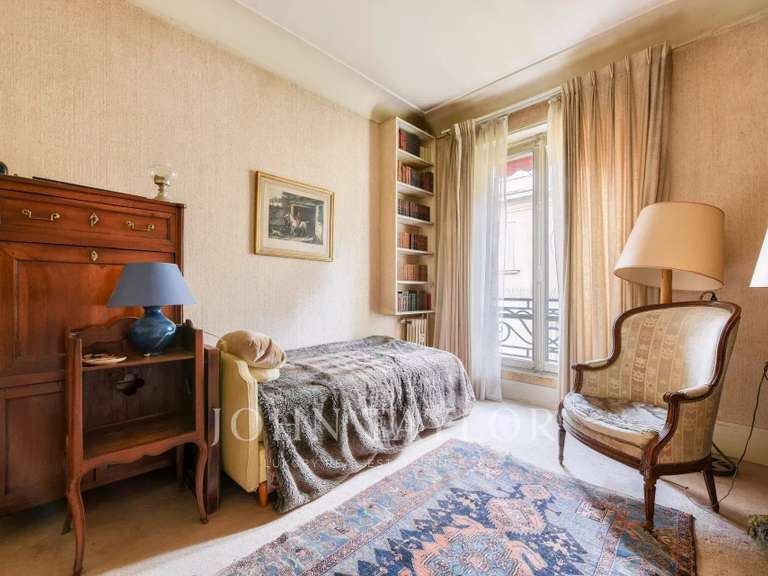 Appartement Paris 16e - 3 chambres - 135m²