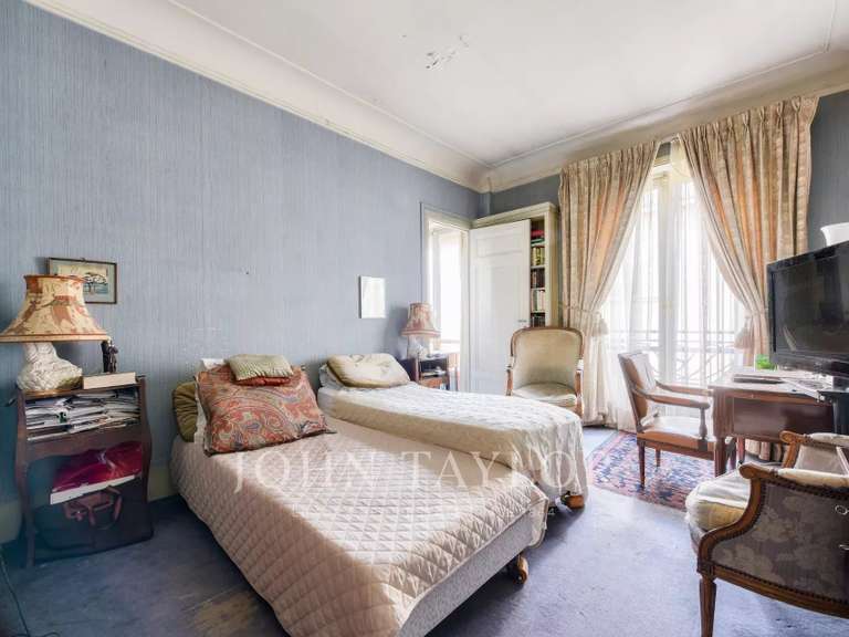 Appartement Paris 16e - 3 chambres - 135m²