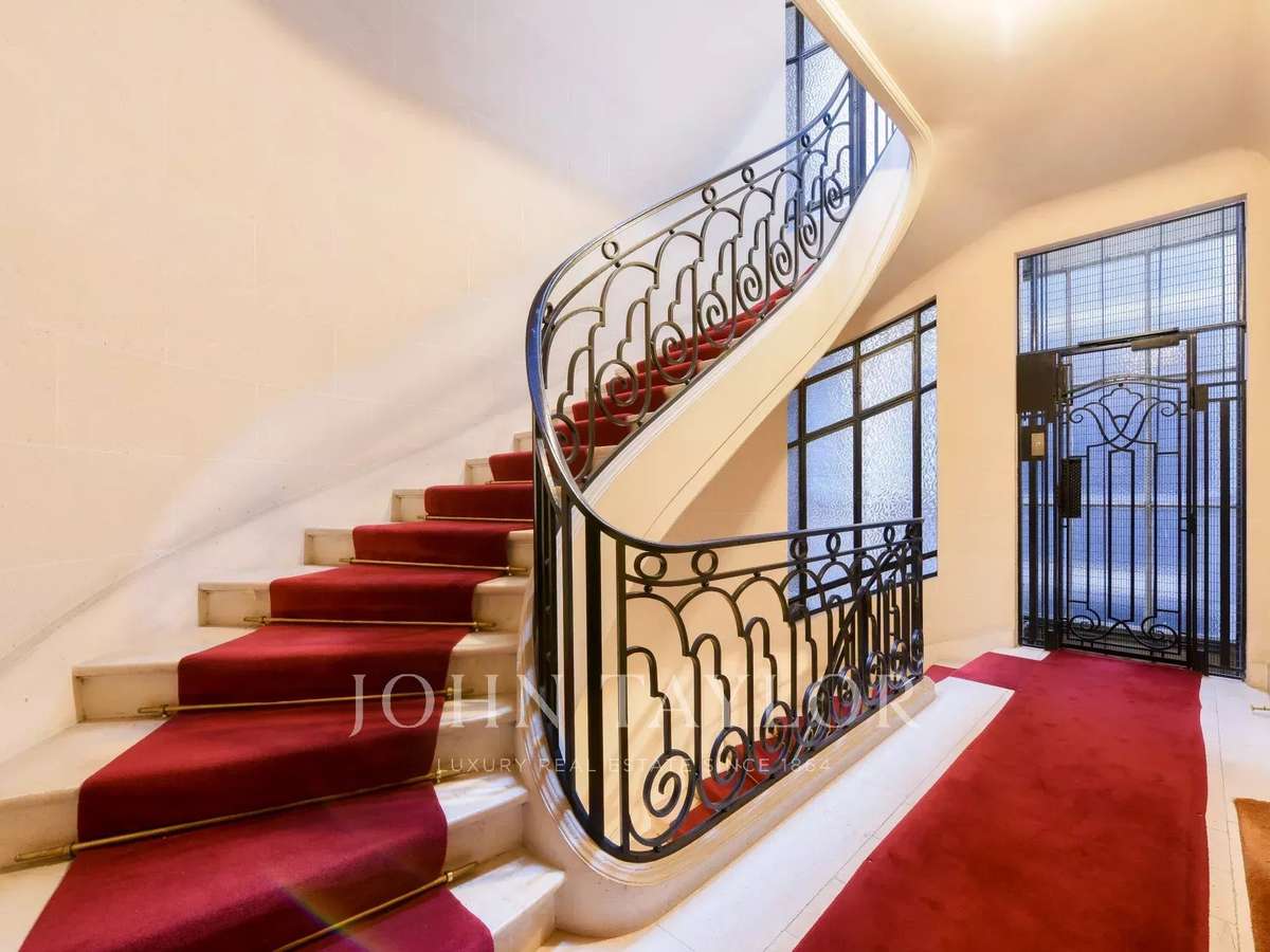 Apartment Paris 16e