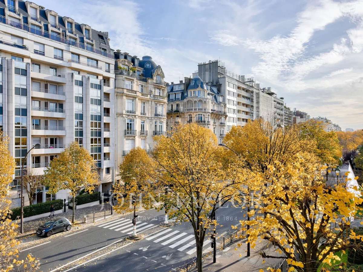 Apartment Paris 16e