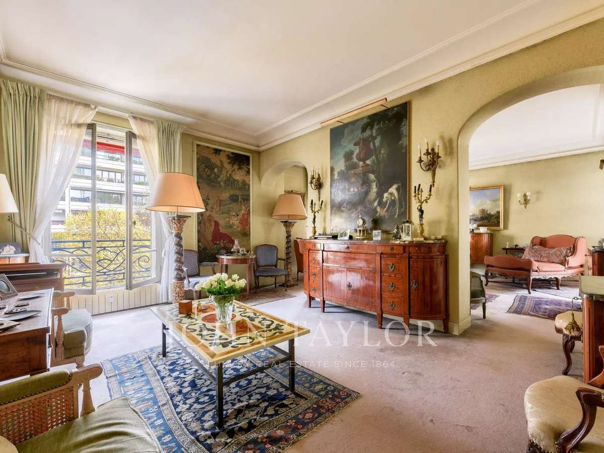 Apartment Paris 16e
