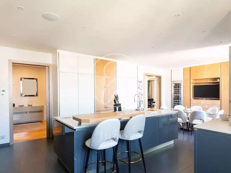 Appartement Paris 16e - 4 chambres - 340m²