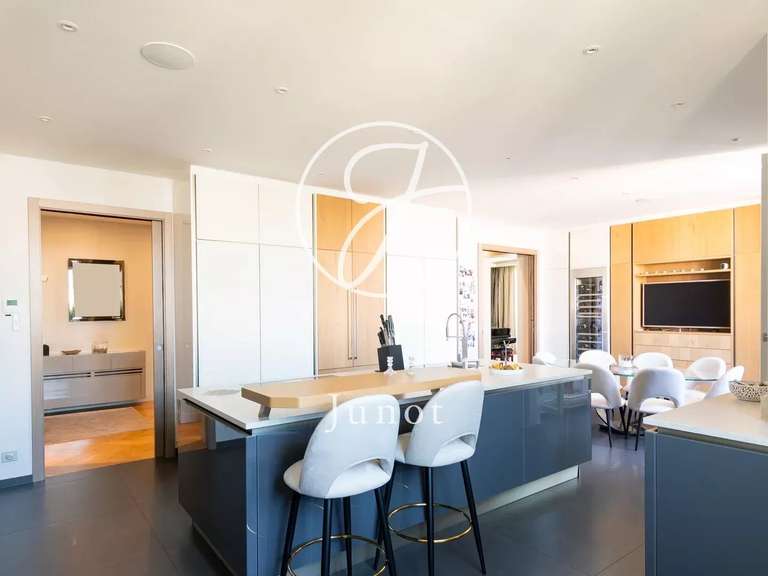 Apartment Paris 16e - 4 bedrooms - 340m²