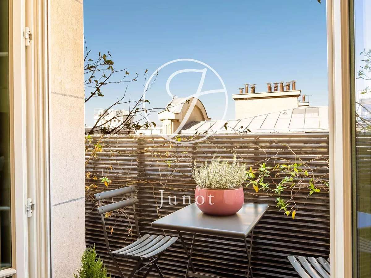 Apartment Paris 16e