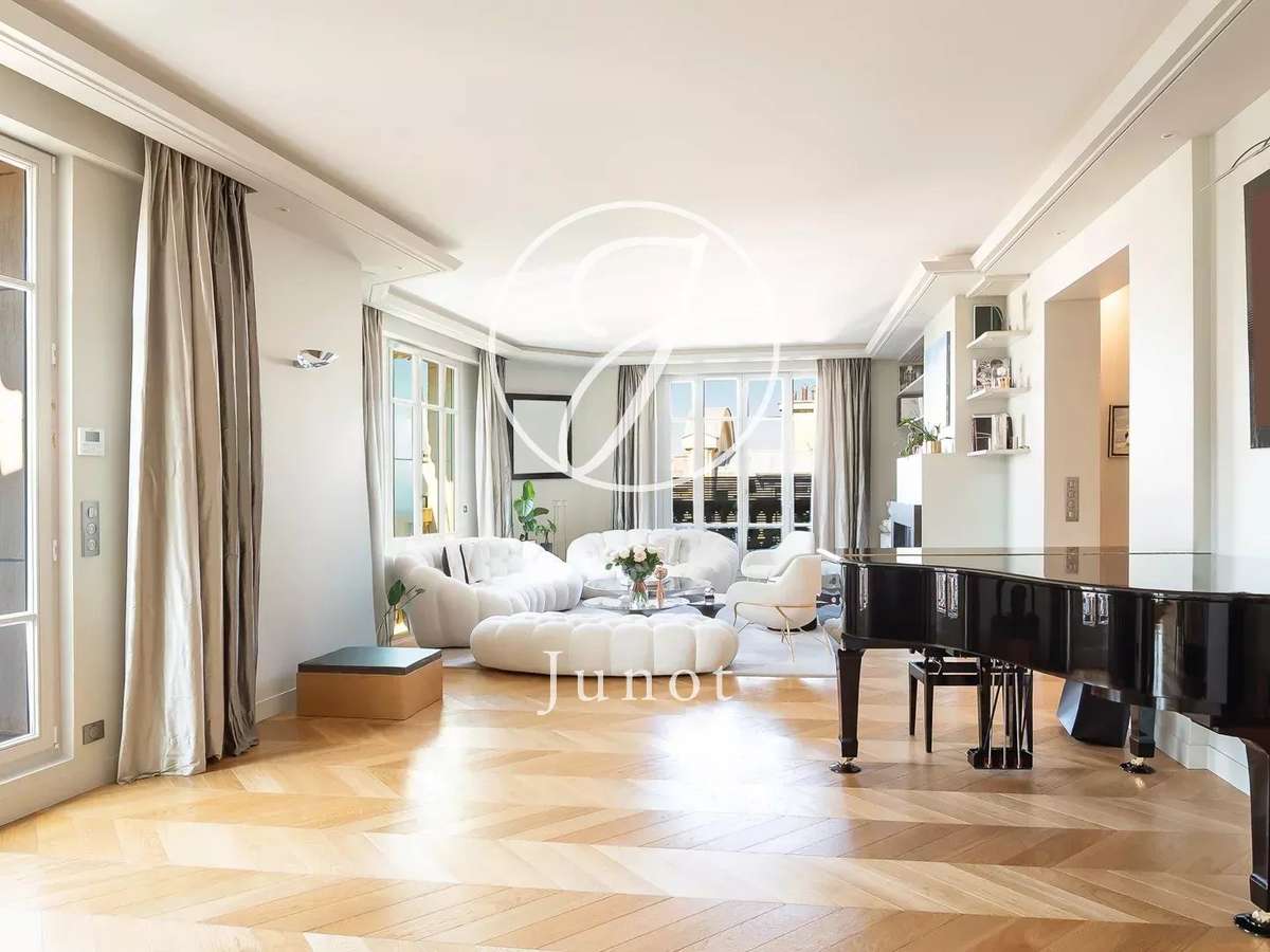 Apartment Paris 16e