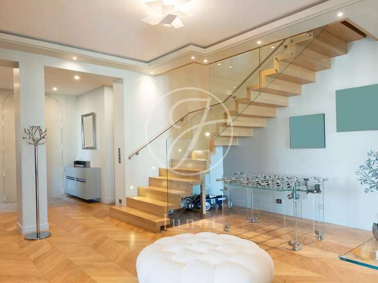 Appartement Paris 16e - 4 chambres - 340m²