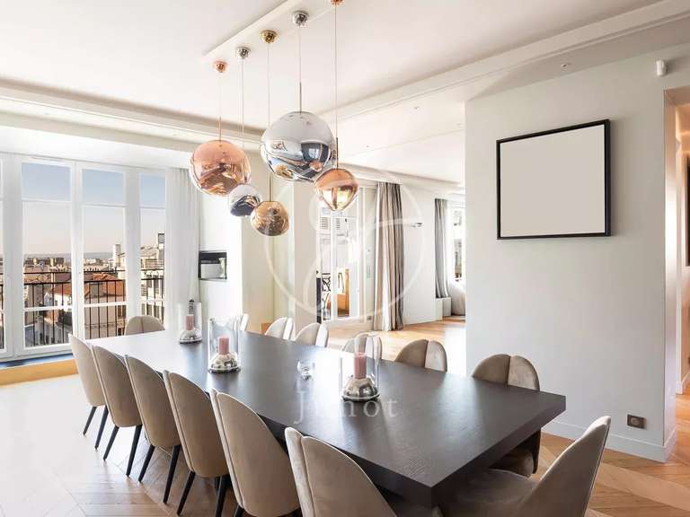 Appartement Paris 16e - 4 chambres - 340m²