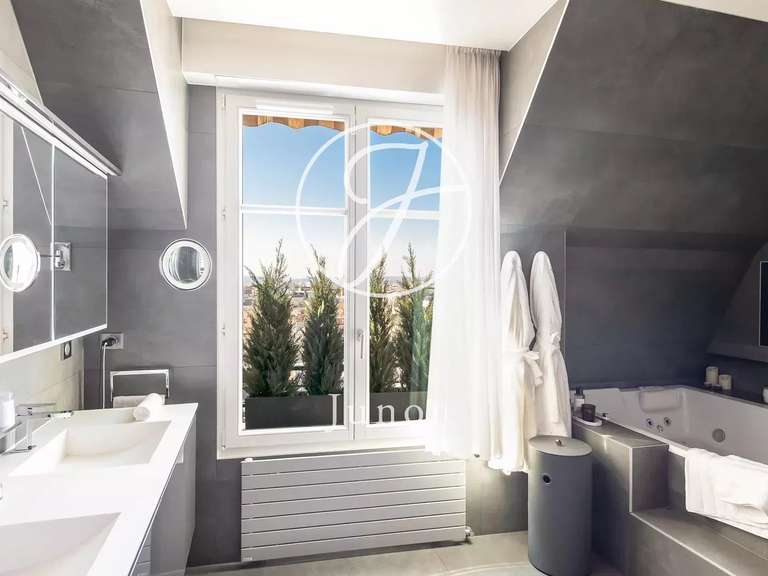 Apartment Paris 16e - 4 bedrooms - 340m²