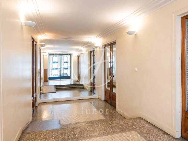 Apartment Paris 16e - 2 bedrooms - 110m²