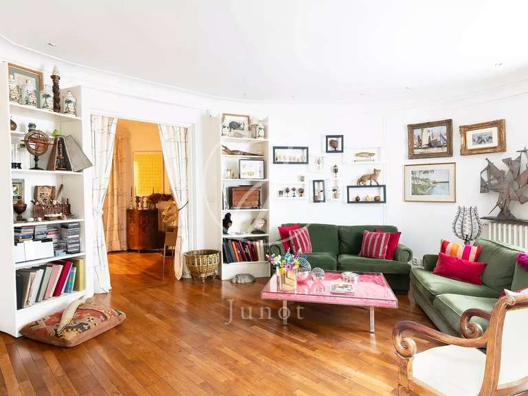 Apartment Paris 16e - 2 bedrooms - 110m²