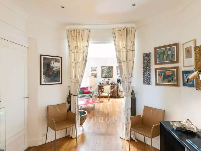 Apartment Paris 16e - 2 bedrooms - 110m²