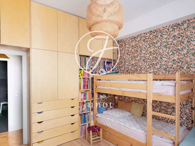 Appartement Paris 16e - 3 chambres - 143m²