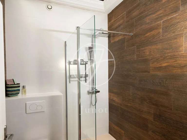 Appartement Paris 16e - 3 chambres - 143m²