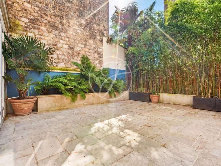 Appartement Paris 16e - 3 chambres - 143m²