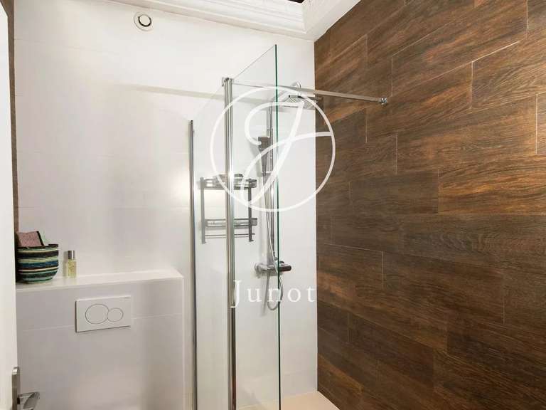 Appartement Paris 16e - 3 chambres - 143m²