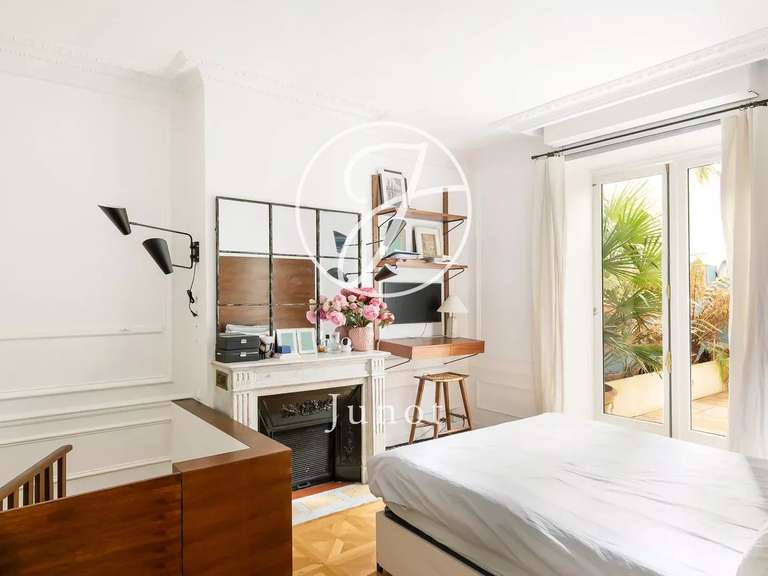 Appartement Paris 16e - 3 chambres - 143m²