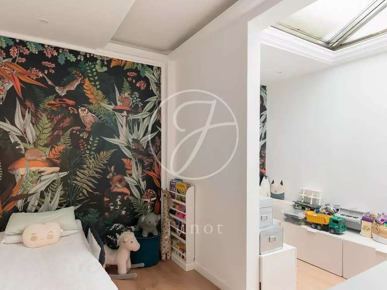 Appartement Paris 16e - 3 chambres - 143m²