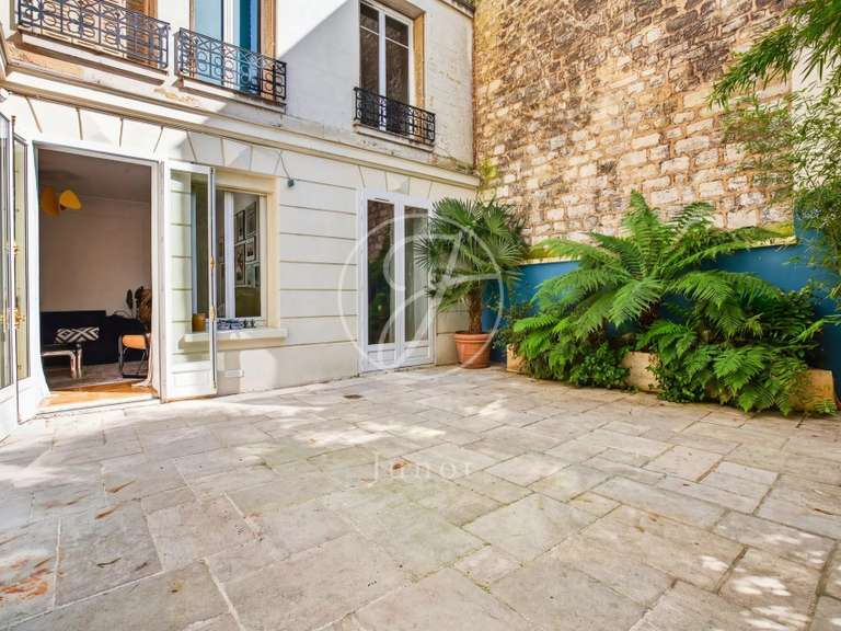 Appartement Paris 16e - 3 chambres - 143m²