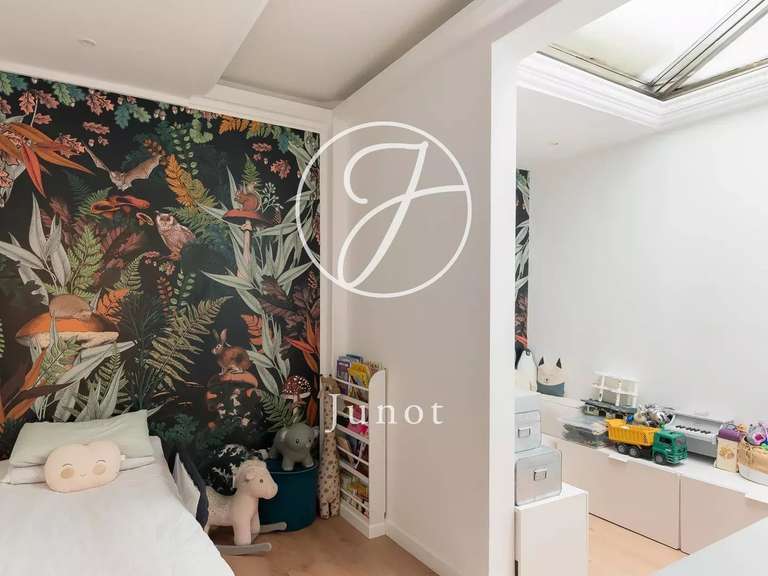 Appartement Paris 16e - 3 chambres - 143m²