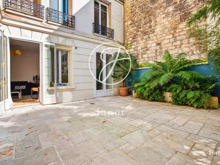 Appartement Paris 16e - 3 chambres - 143m²