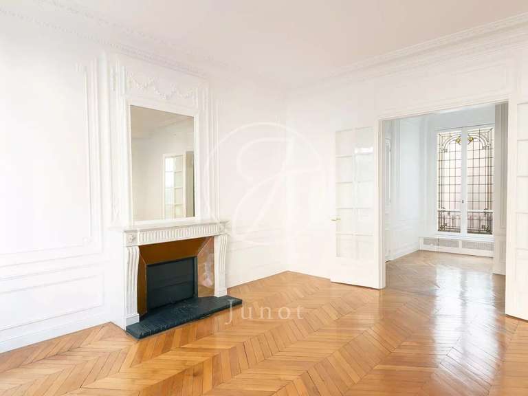 Appartement Paris 16e - 2 chambres - 131m²
