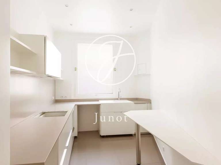 Apartment Paris 16e - 2 bedrooms - 131m²