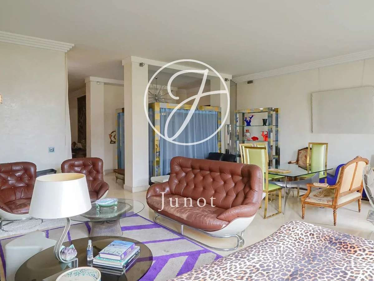 Apartment Paris 16e