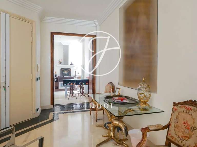 Apartment Paris 16e - 3 bedrooms - 189m²