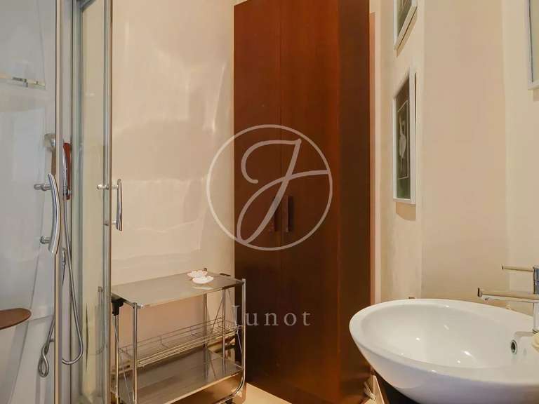 Appartement Paris 16e - 3 chambres - 189m²