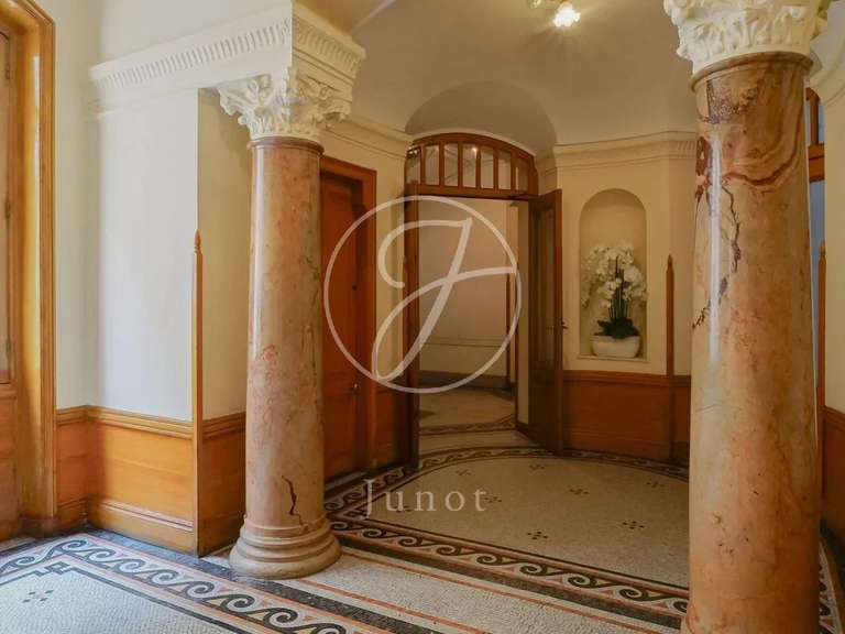 Appartement Paris 16e - 3 chambres - 189m²