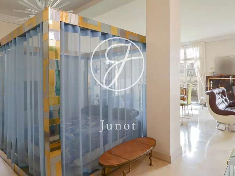 Apartment Paris 16e - 3 bedrooms - 189m²