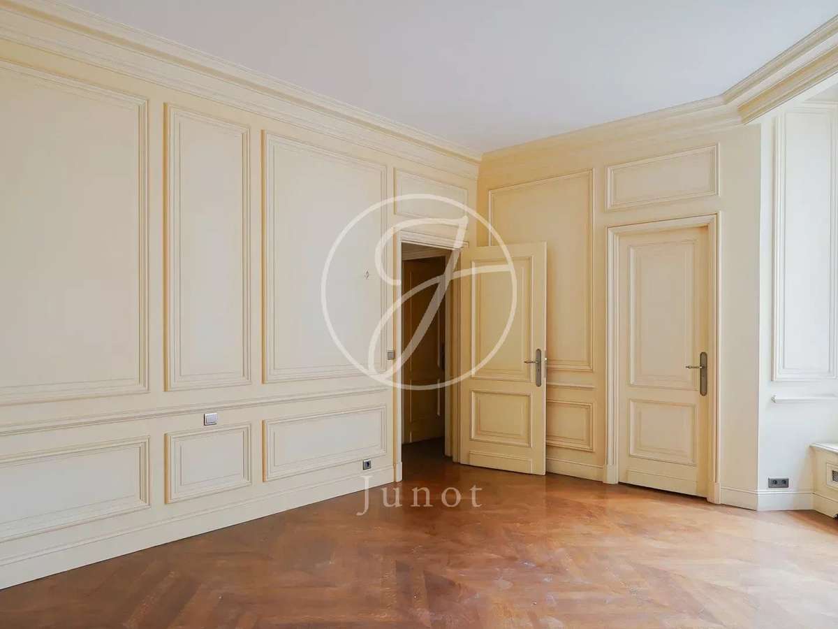 Apartment Paris 16e
